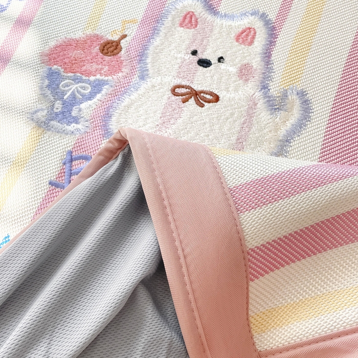 91家纺网 家纺一手货源 找家纺 （总）雅居纺家纺 2026新款A类加厚三明治底绣花冰藤席床笠款凉席席子