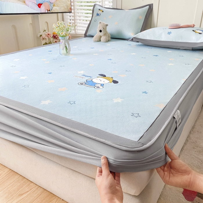 91家纺网 家纺一手货源 找家纺 雅居纺家纺 2026新款A类加厚三明治底绣花冰藤席床笠款凉席席子 动感小狗