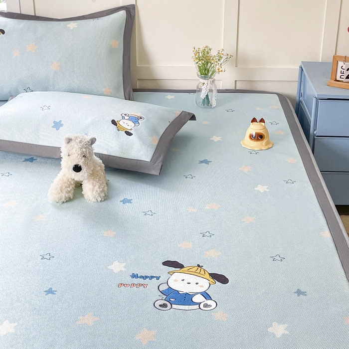 91家纺网 家纺一手货源 找家纺 雅居纺家纺 2026新款A类加厚三明治底绣花冰藤席床笠款凉席席子 动感小狗