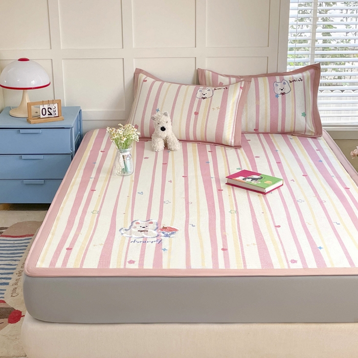 91家纺网 家纺一手货源 找家纺 （总）雅居纺家纺 2026新款A类加厚三明治底绣花冰藤席床笠款凉席席子