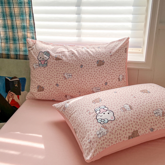 91家纺网 家纺一手货源 找家纺 妖妖家纺  2026小清新软糯双层纱刺绣四件套 豹豹猫甜心粉-刺绣