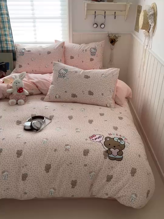 91家纺网 家纺一手货源 找家纺 妖妖家纺  2026小清新软糯双层纱刺绣四件套 豹豹猫甜心粉-刺绣