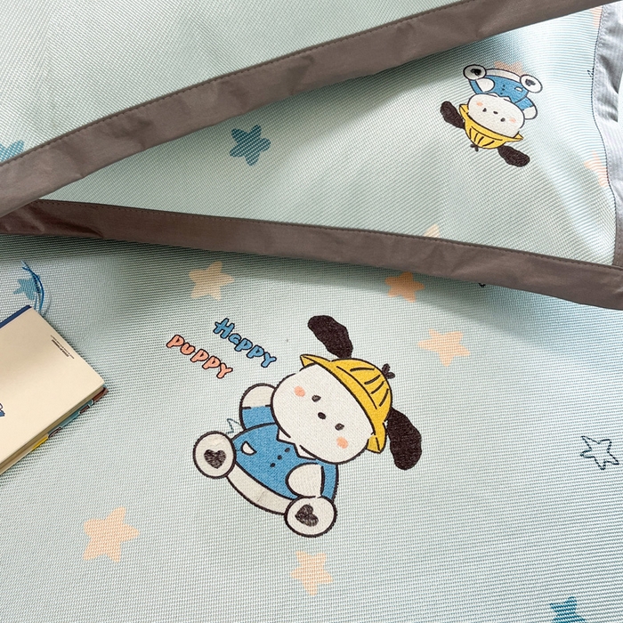 91家纺网 家纺一手货源 找家纺 雅居纺家纺 2026新款A类加厚三明治底绣花冰藤席床单款凉席席子 动感小狗