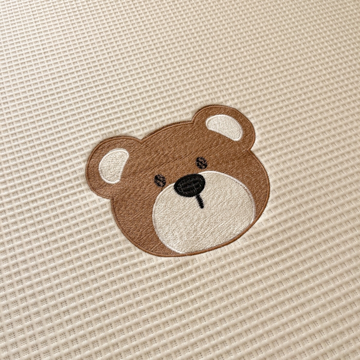 91家纺网 家纺一手货源 找家纺 雅居纺家纺 2026新款A类加厚三明治底华夫格绣花凉感席床单款凉席席子 床席款-熊出没