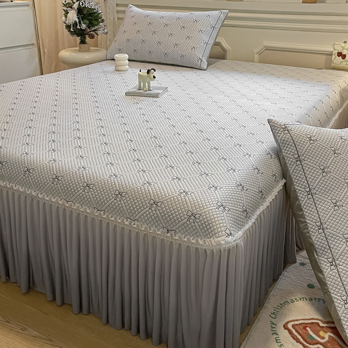 91家纺网 家纺一手货源 找家纺 雅居纺家纺 2026新款加厚三明治底床裙款凉感席凉席席子 蝴蝶结爱恋-灰