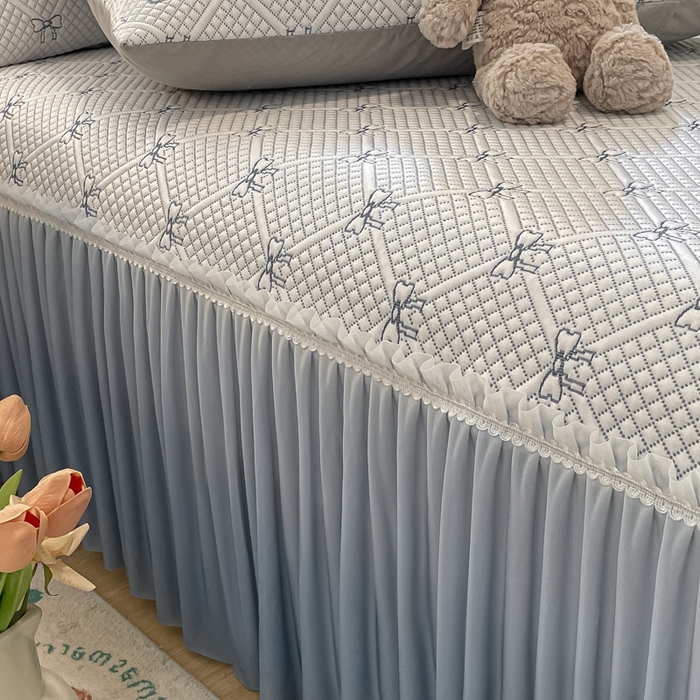 91家纺网 家纺一手货源 找家纺 雅居纺家纺 2026新款加厚三明治底床裙款凉感席凉席席子 蝴蝶结爱恋-蓝