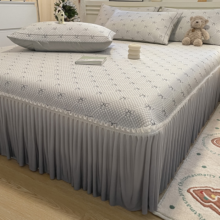 91家纺网 家纺一手货源 找家纺 雅居纺家纺 2026新款加厚三明治底床裙款凉感席凉席席子 蝴蝶结爱恋-灰