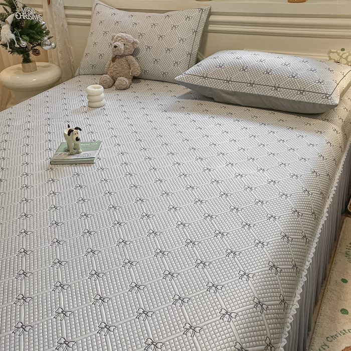 91家纺网 家纺一手货源 找家纺 雅居纺家纺 2026新款加厚三明治底床裙款凉感席凉席席子 蝴蝶结爱恋-灰