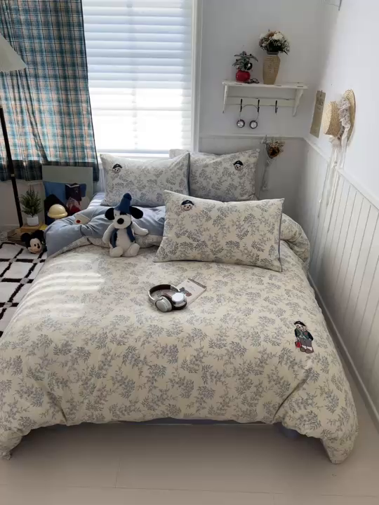 91家纺网 家纺一手货源 找家纺 妖妖家纺  2026小清新软糯双层纱刺绣四件套 春游泰迪熊-刺绣