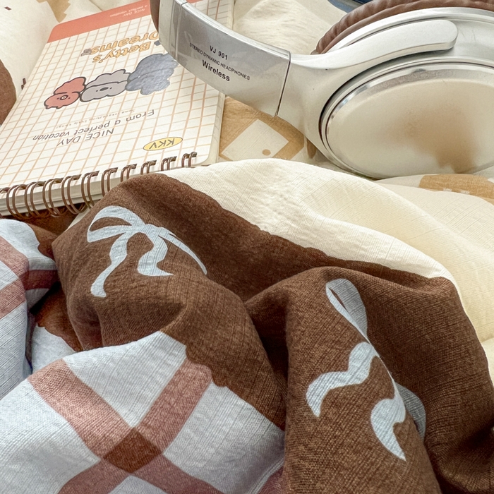 91家纺网 家纺一手货源 找家纺 妖妖家纺  2026小清新软糯双层纱刺绣四件套 费尔岛小熊-刺绣