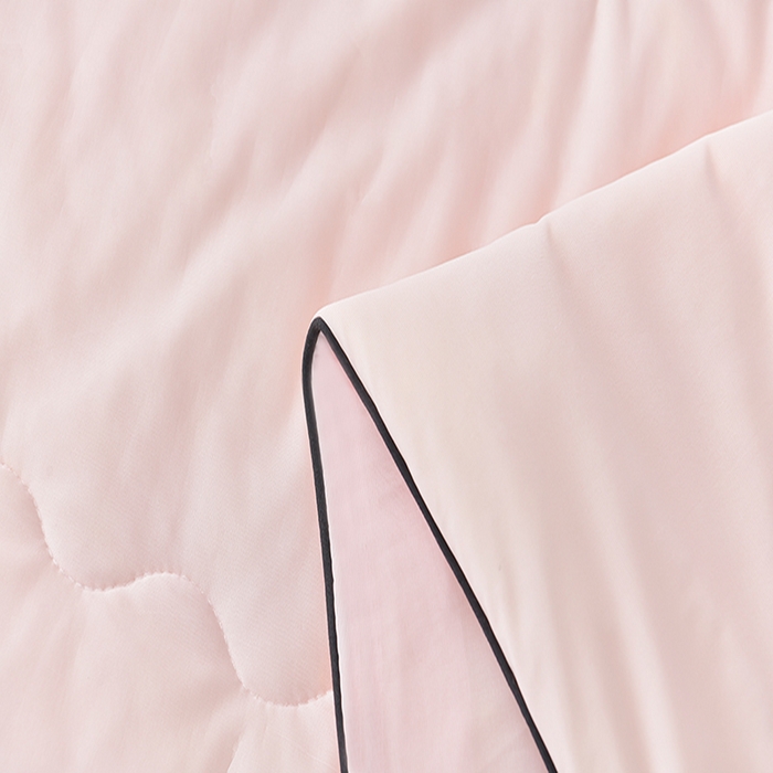 91家纺网 家纺一手货源 找家纺 畅畅家纺 2026新款夏季凉感丝足球花纯色凉席席子三件套夏被四件套 足球花-香妃粉