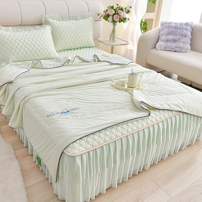 91家纺网 家纺一手货源 找家纺 畅畅家纺 2026新款夏季凉感丝足球花纯色凉席席子三件套夏被四件套 足球花-清新绿