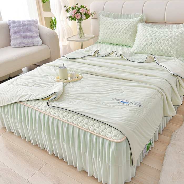 91家纺网 家纺一手货源 找家纺 畅畅家纺 2026新款夏季凉感丝足球花纯色凉席席子三件套夏被四件套 足球花-清新绿