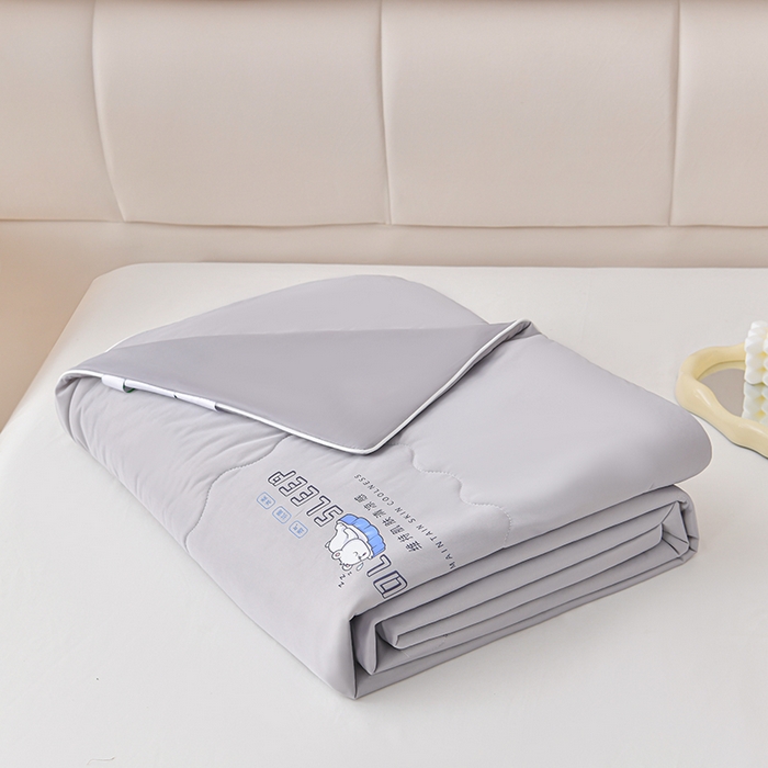 91家纺网 家纺一手货源 找家纺 畅畅家纺 2026新款夏季凉感丝足球花纯色凉席席子三件套夏被四件套 足球花-陨石灰