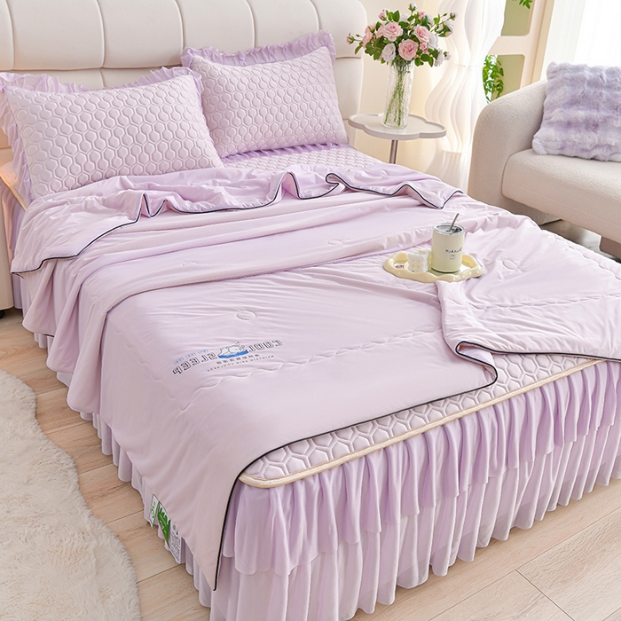 91家纺网 家纺一手货源 找家纺 畅畅家纺 2026新款夏季凉感丝足球花纯色凉席席子三件套夏被四件套 足球花-魅紫