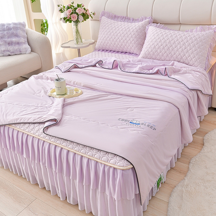 91家纺网 家纺一手货源 找家纺 畅畅家纺 2026新款夏季凉感丝足球花纯色凉席席子三件套夏被四件套 足球花-魅紫