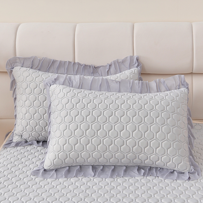 91家纺网 家纺一手货源 找家纺 畅畅家纺 2026新款夏季凉感丝足球花纯色凉席席子三件套夏被四件套 足球花-陨石灰