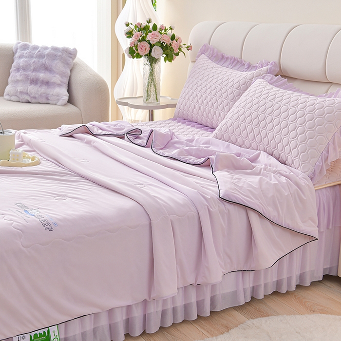 91家纺网 家纺一手货源 找家纺 畅畅家纺 2026新款夏季凉感丝足球花纯色凉席席子三件套夏被四件套 足球花-魅紫