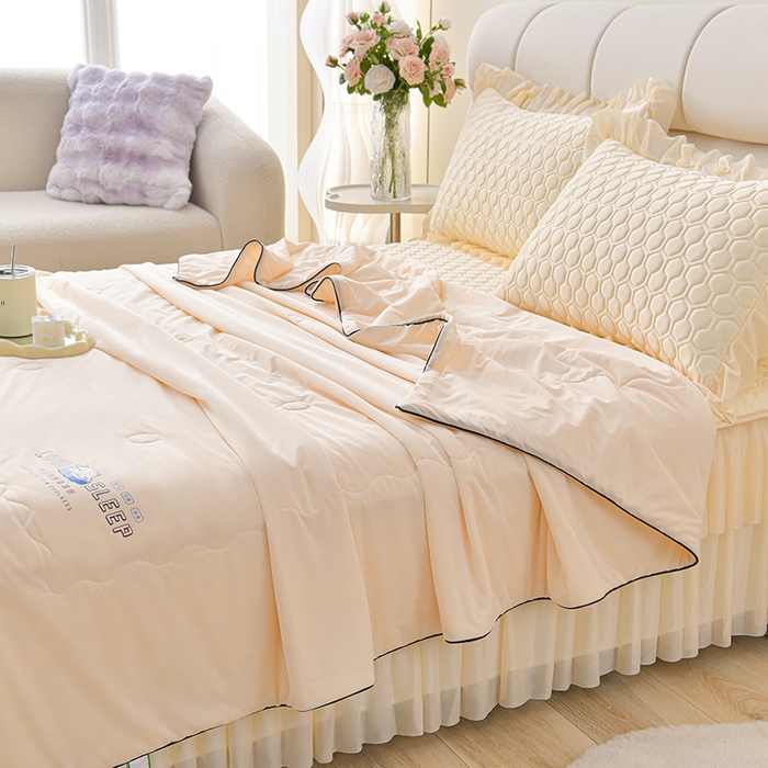 91家纺网 家纺一手货源 找家纺 畅畅家纺 2026新款夏季凉感丝足球花纯色凉席席子三件套夏被四件套 足球花-米黄