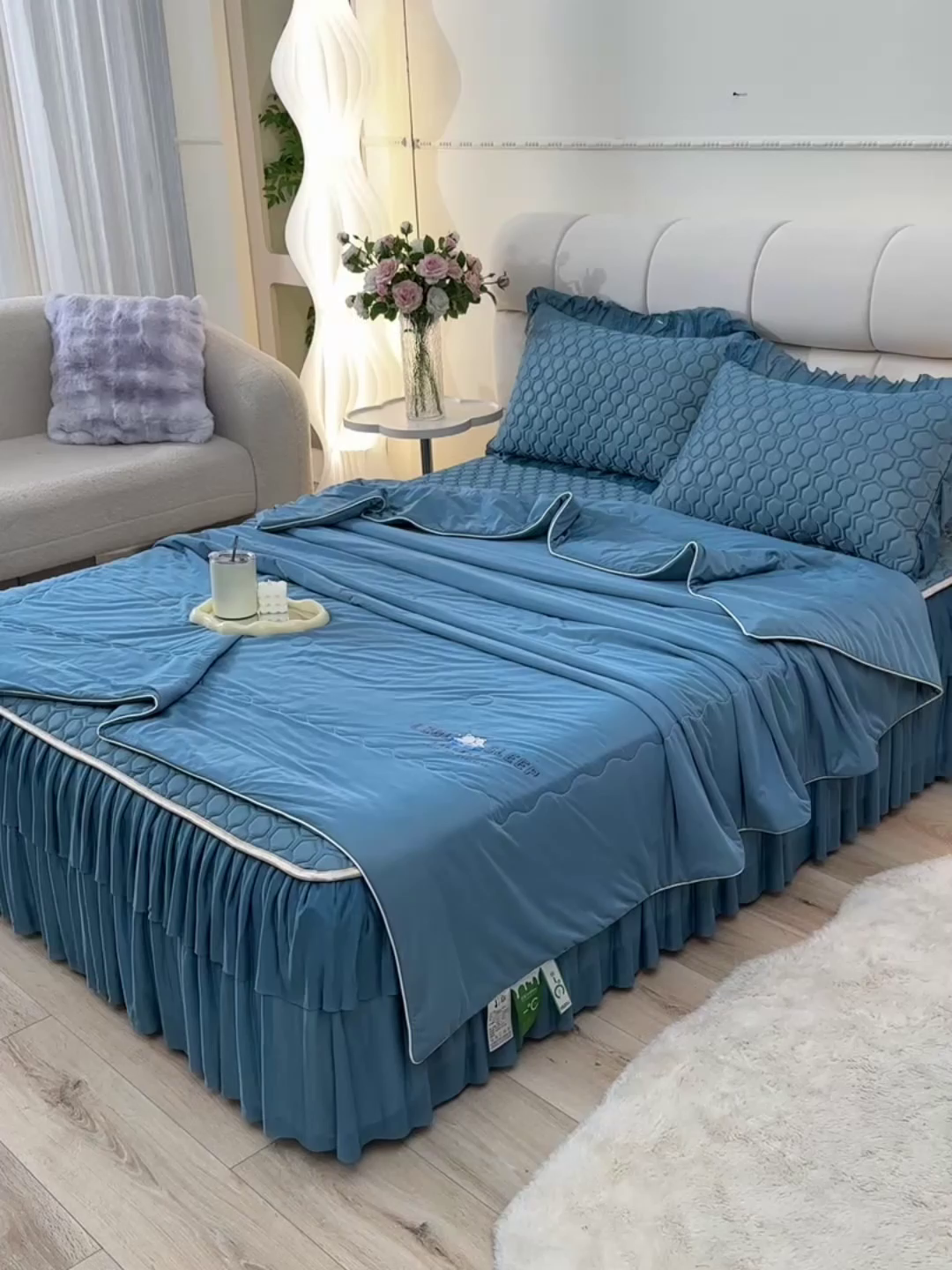 91家纺网 家纺一手货源 找家纺 （总）畅畅家纺 2026新款夏季凉感丝足球花纯色凉席席子三件套夏被四件套