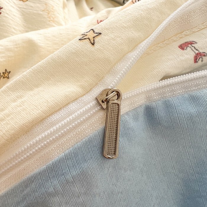 91家纺网 家纺一手货源 找家纺 妖妖家纺  2026小清新软糯双层纱刺绣四件套 俏皮星星人-刺绣