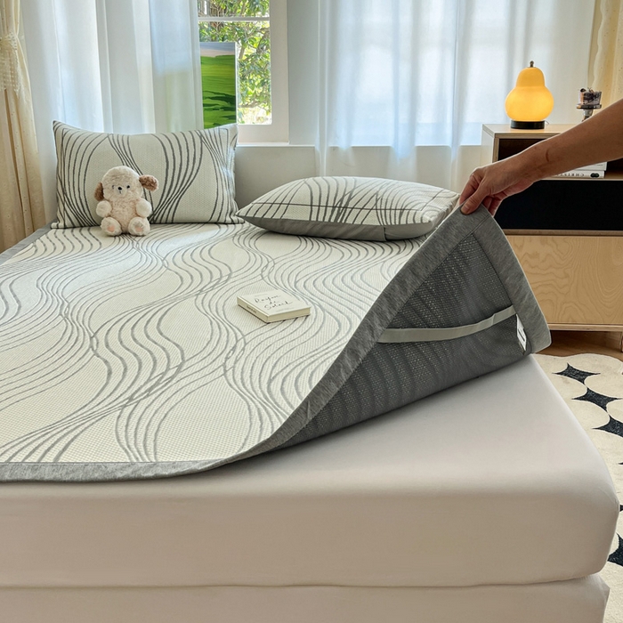 91家纺网 家纺一手货源 找家纺 雅居纺家纺 2026新款加厚三明治底凉感豆豆简约款凉感席床单款凉席席子 曲线-灰