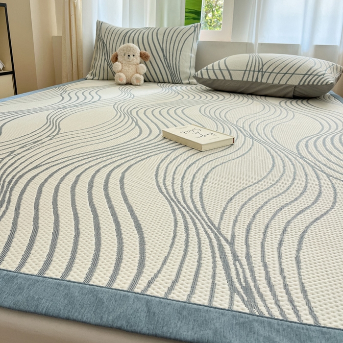 91家纺网 家纺一手货源 找家纺 雅居纺家纺 2026新款加厚三明治底凉感豆豆简约款凉感席床单款凉席席子 曲线-蓝