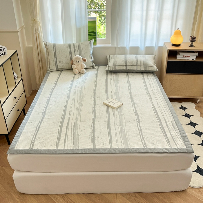 91家纺网 家纺一手货源 找家纺 雅居纺家纺 2026新款加厚三明治底凉感豆豆简约款凉感席床单款凉席席子 条纹-灰