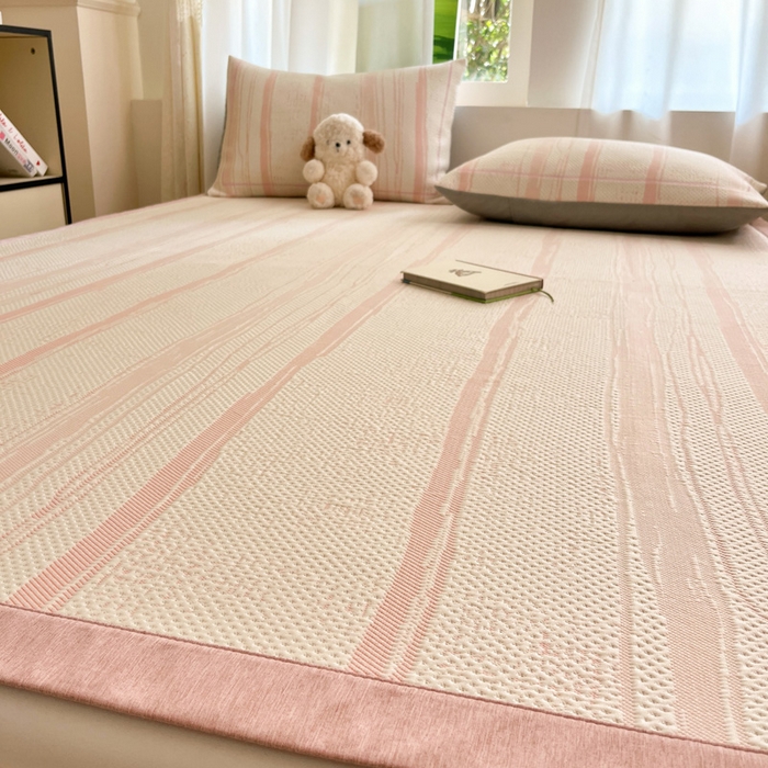 91家纺网 家纺一手货源 找家纺 雅居纺家纺 2026新款加厚三明治底凉感豆豆简约款凉感席床单款凉席席子 条纹-粉