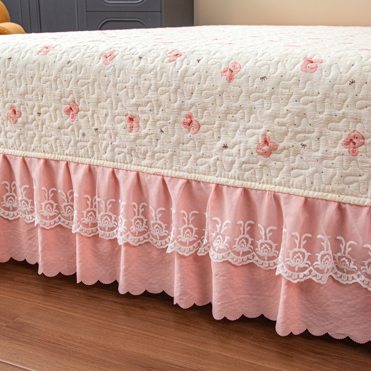 91家纺网 家纺一手货源 找家纺 美之润家纺 2026新款原麻夹棉床盖夏被四件套 粉樱奶白