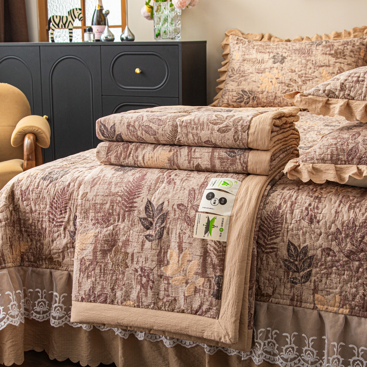 91家纺网 家纺一手货源 找家纺 美之润家纺 2026新款原麻夹棉床盖夏被四件套 焦糖野枝