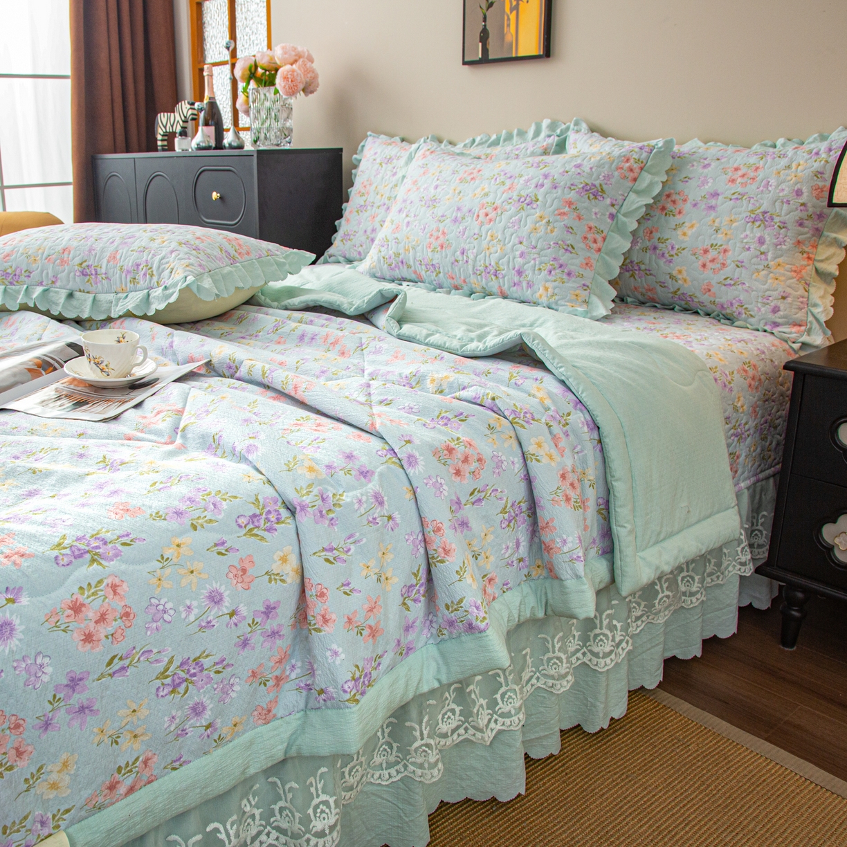 91家纺网 家纺一手货源 找家纺 美之润家纺 2026新款原麻夹棉床盖夏被四件套 浅蓝花野