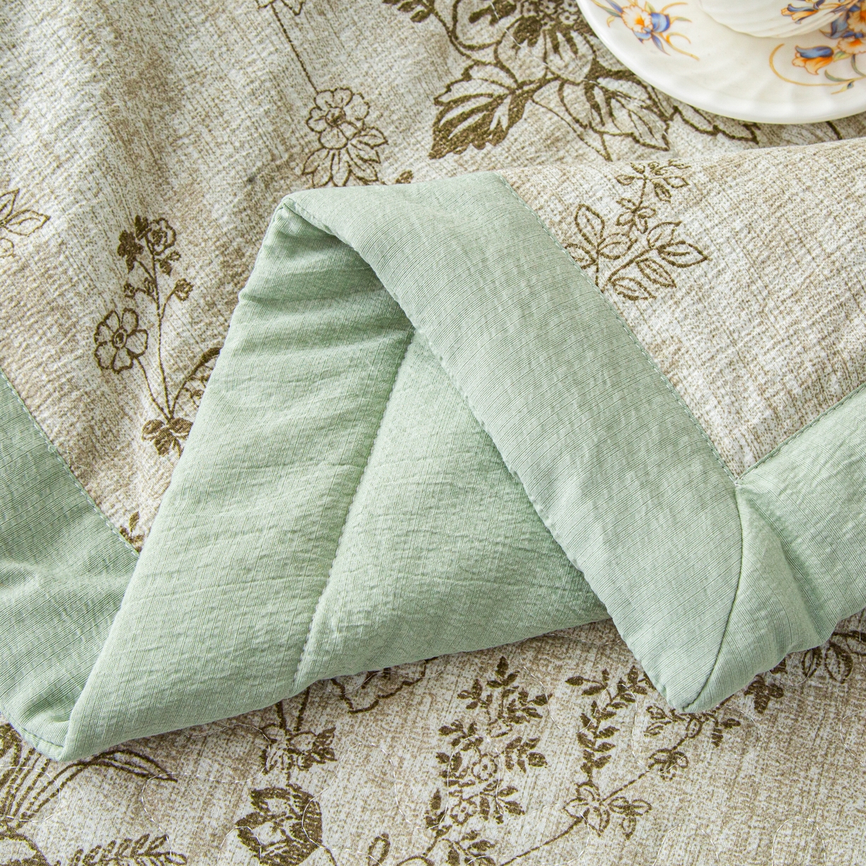 91家纺网 家纺一手货源 找家纺 美之润家纺 2026新款原麻夹棉床盖夏被四件套 青雾松影