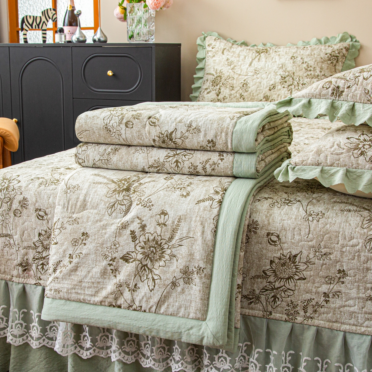 91家纺网 家纺一手货源 找家纺 美之润家纺 2026新款原麻夹棉床盖夏被四件套 青雾松影