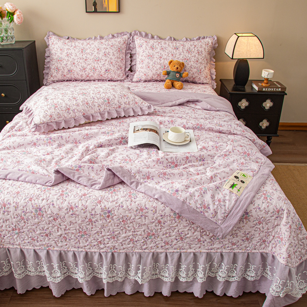 91家纺网 家纺一手货源 找家纺 美之润家纺 2026新款原麻夹棉床盖夏被四件套 柔紫花簇