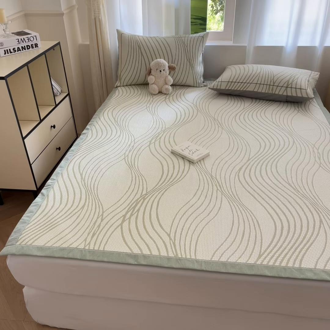 91家纺网 家纺一手货源 找家纺 雅居纺家纺 2026新款加厚三明治底凉感豆豆简约款凉感席床单款凉席席子 曲线-绿