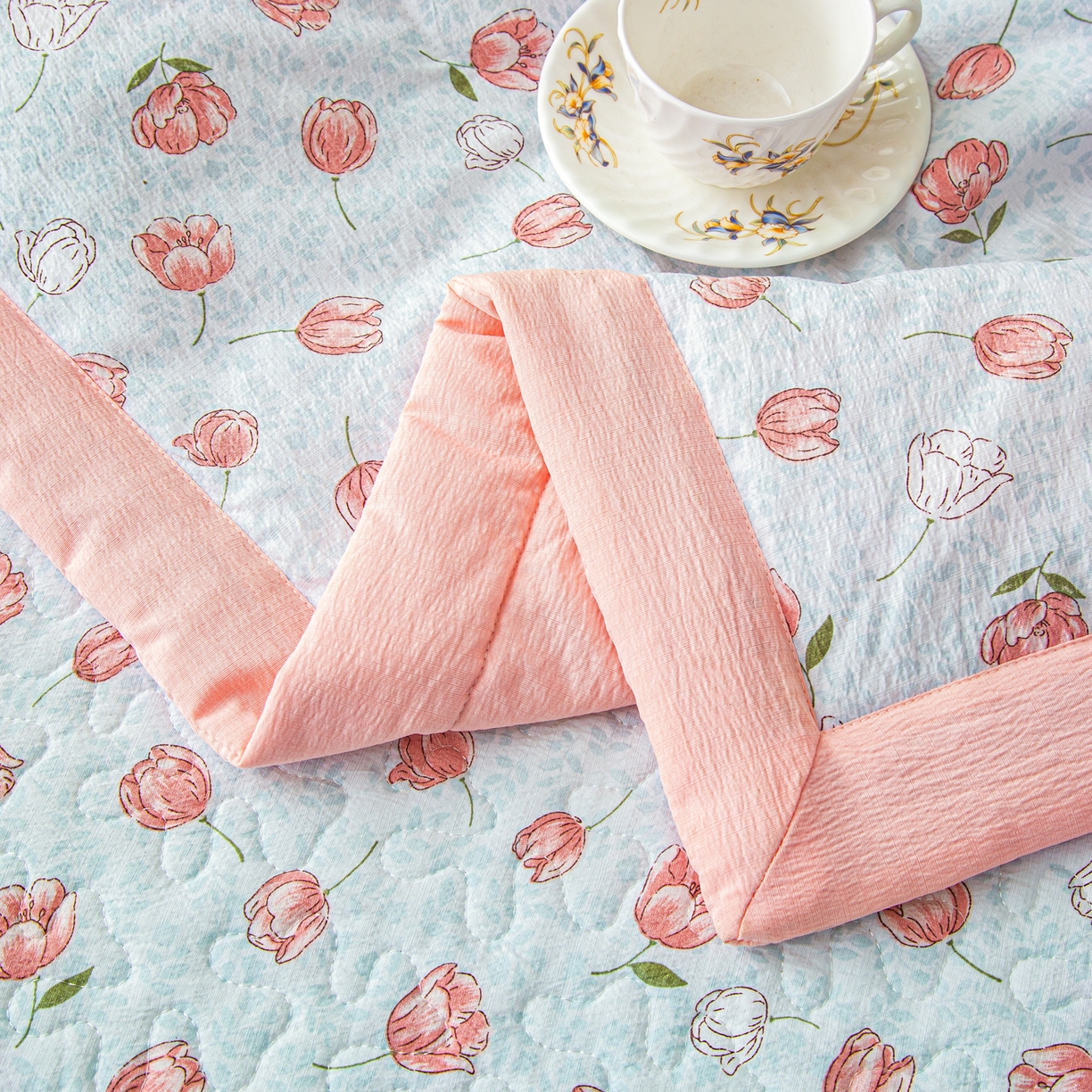 91家纺网 家纺一手货源 找家纺 美之润家纺 2026新款原麻夹棉床盖夏被四件套 桃桃冰沙