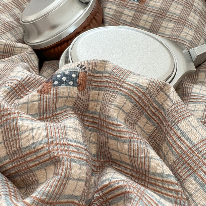 91家纺网 家纺一手货源 找家纺 妖妖家纺  2026小清新软糯双层纱刺绣四件套 英伦腊肠狗-刺绣