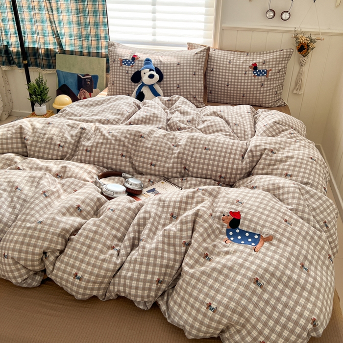 91家纺网 家纺一手货源 找家纺 妖妖家纺  2026小清新软糯双层纱刺绣四件套 英伦腊肠狗-刺绣