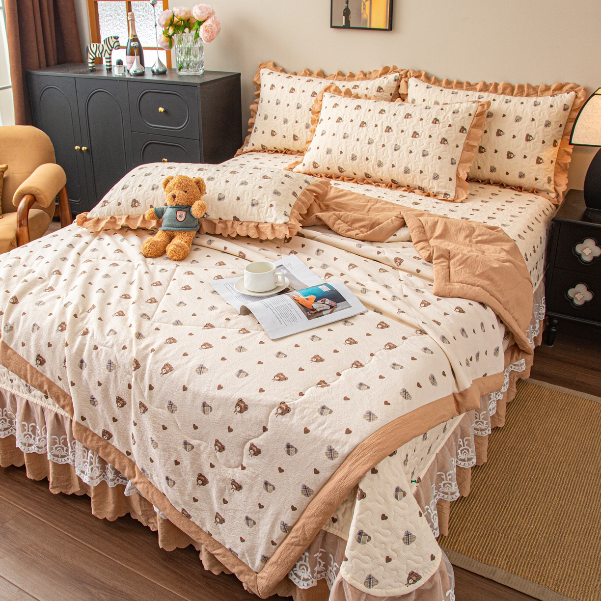 91家纺网 家纺一手货源 找家纺 美之润家纺 2026新款原麻夹棉床盖夏被四件套 棕咖奶熊