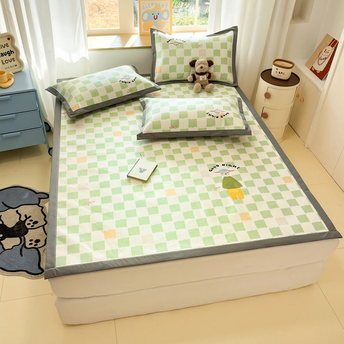 91家纺网 家纺一手货源 找家纺 雅居纺家纺 2026新款A类加厚三明治底绣花冰藤席床单款凉席席子 晚安猫