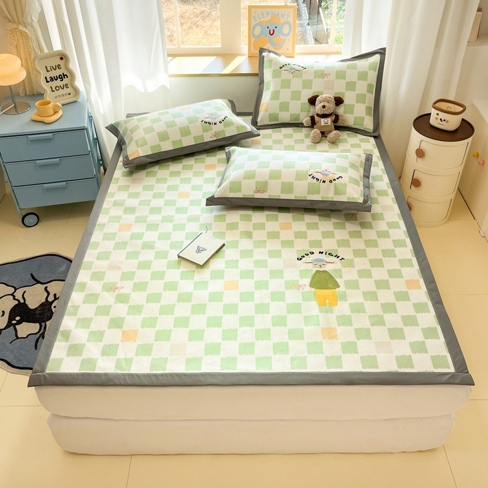 91家纺网 家纺一手货源 找家纺 雅居纺家纺 2026新款A类加厚三明治底绣花冰藤席床单款凉席席子 晚安猫