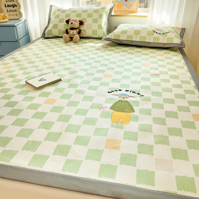 91家纺网 家纺一手货源 找家纺 雅居纺家纺 2026新款A类加厚三明治底绣花冰藤席床单款凉席席子 晚安猫