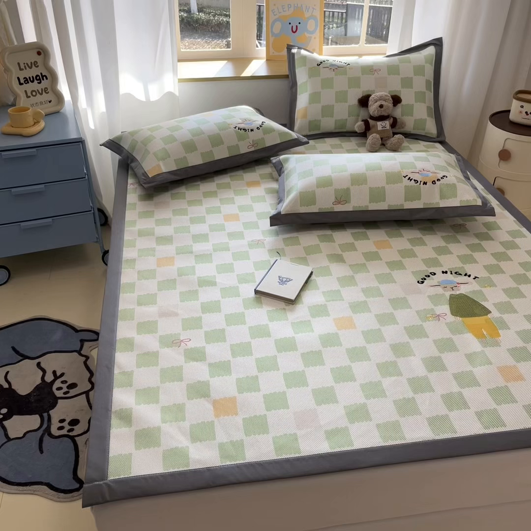 91家纺网 家纺一手货源 找家纺 雅居纺家纺 2026新款A类加厚三明治底绣花冰藤席床单款凉席席子 晚安猫