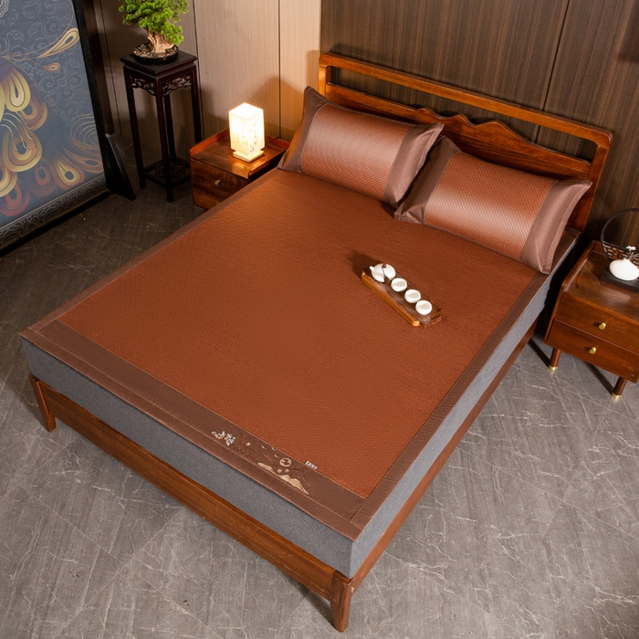 91家纺网 家纺一手货源 找家纺 卡迪亚家纺 2026新款凉感舒爽PE雪藤席凉席三件套藤席冰丝席草席竹席学生宿舍床笠款双面用加厚款天然PE藤 PE雪藤席-咖