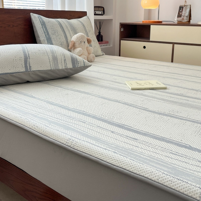 91家纺网 家纺一手货源 找家纺 雅居纺家纺 2026新款加厚三明治底凉感豆豆简约款凉感席床笠款凉席席子 条纹-蓝