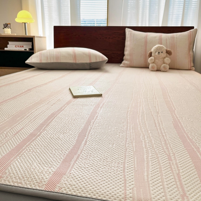 91家纺网 家纺一手货源 找家纺 雅居纺家纺 2026新款加厚三明治底凉感豆豆简约款凉感席床笠款凉席席子 条纹-粉