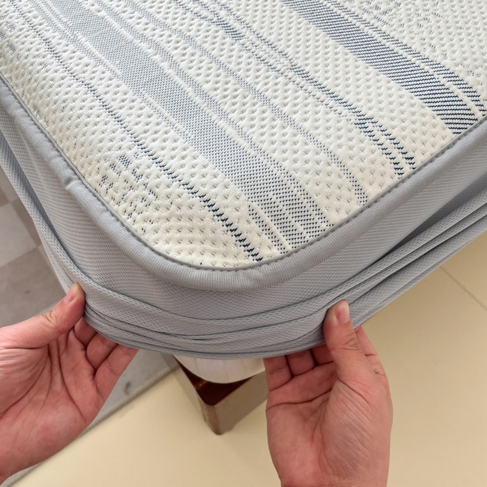 91家纺网 家纺一手货源 找家纺 雅居纺家纺 2026新款加厚三明治底凉感豆豆简约款凉感席床笠款凉席席子 条纹-蓝