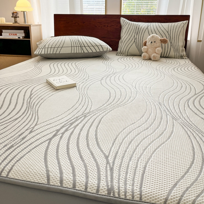 91家纺网 家纺一手货源 找家纺 雅居纺家纺 2026新款加厚三明治底凉感豆豆简约款凉感席床笠款凉席席子 曲线-灰