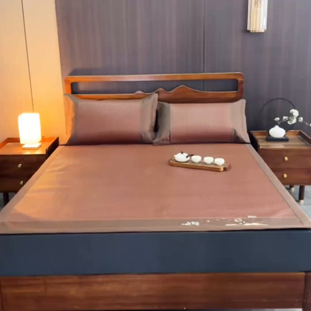 91家纺网 家纺一手货源 找家纺 卡迪亚家纺 2026新款凉感舒爽PE雪藤席凉席三件套藤席冰丝席草席竹席学生宿舍床笠款双面用加厚款天然PE藤 PE雪藤席-咖